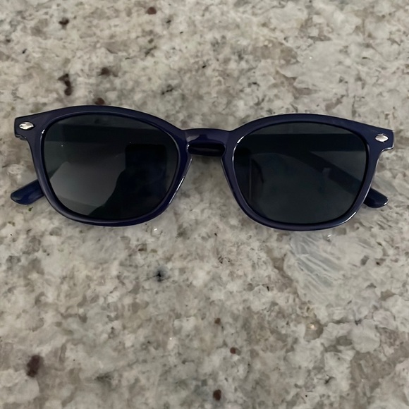 +1.5 Strength Sunglasses - Picture 1 of 2